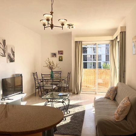 1 Bedroom Flat, Prime Location Near Sea, Sleeps 4 Limasol Buitenkant foto