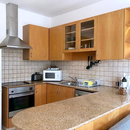 1 Bedroom Flat, Prime Location Near Sea, Sleeps 4 Limasol Buitenkant foto