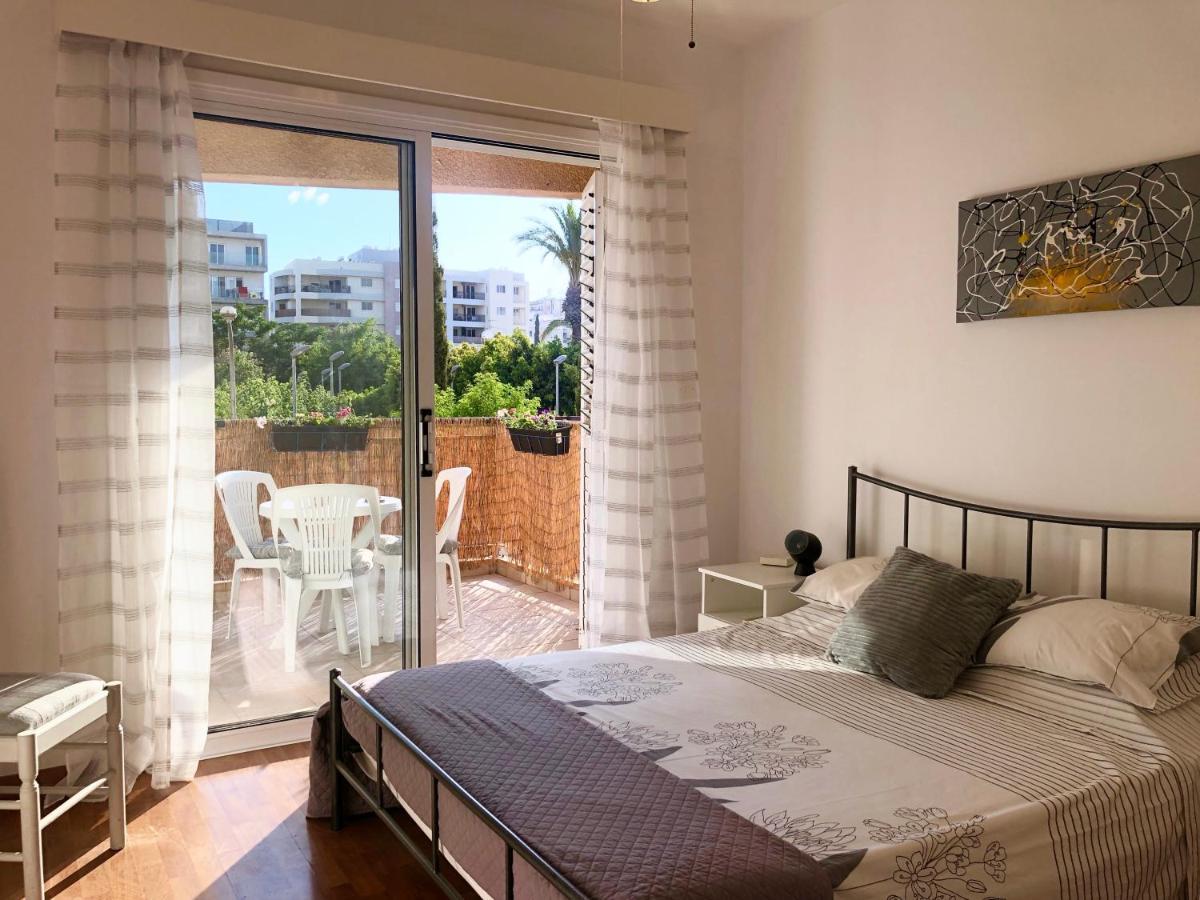 1 Bedroom Flat, Prime Location Near Sea, Sleeps 4 Limasol Buitenkant foto
